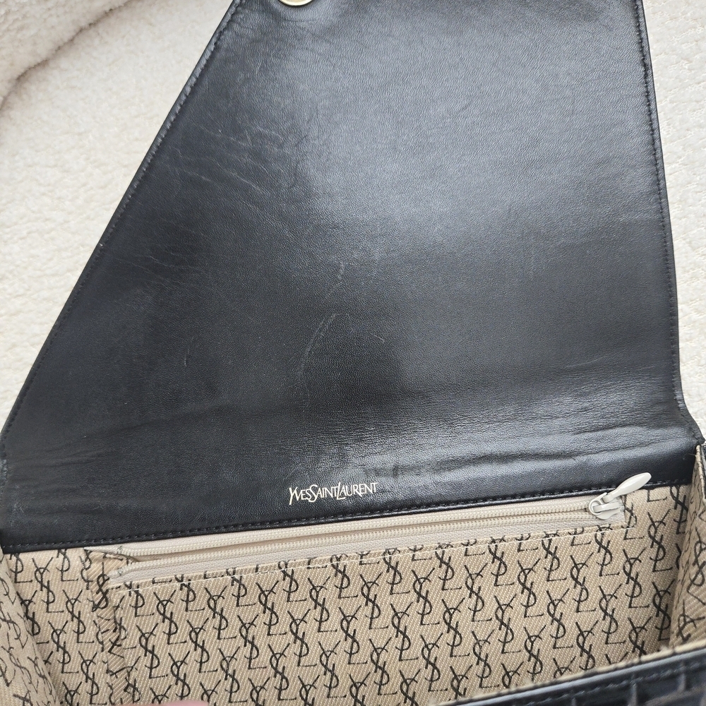 Yves Saint Laurent Vintage Black Patent Clutch - Picture 15 of 17